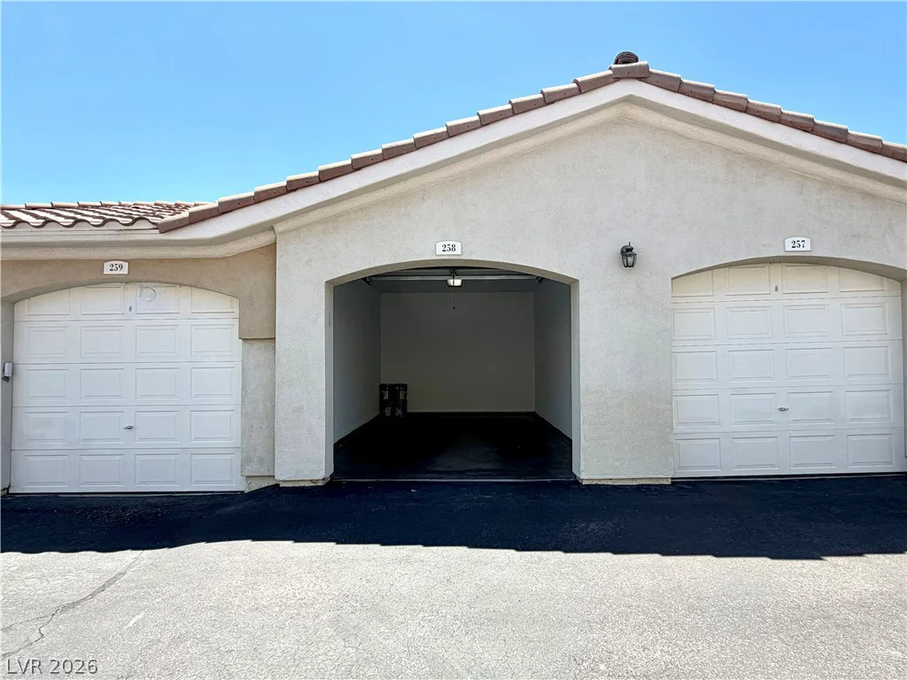 1420 Red Crest, Las Vegas, NV 89144