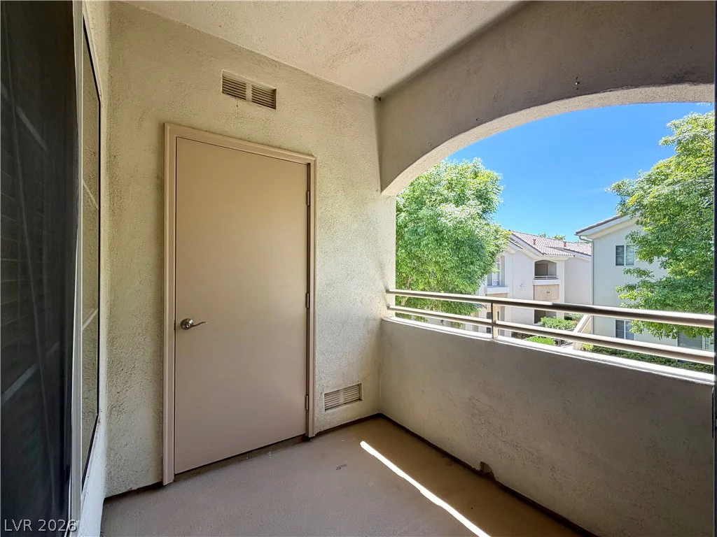 1420 Red Crest, Las Vegas, NV 89144