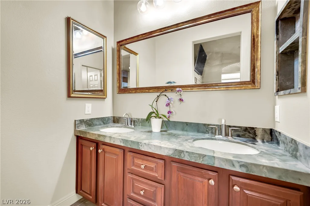 908 Corsica, Las Vegas, NV 89144