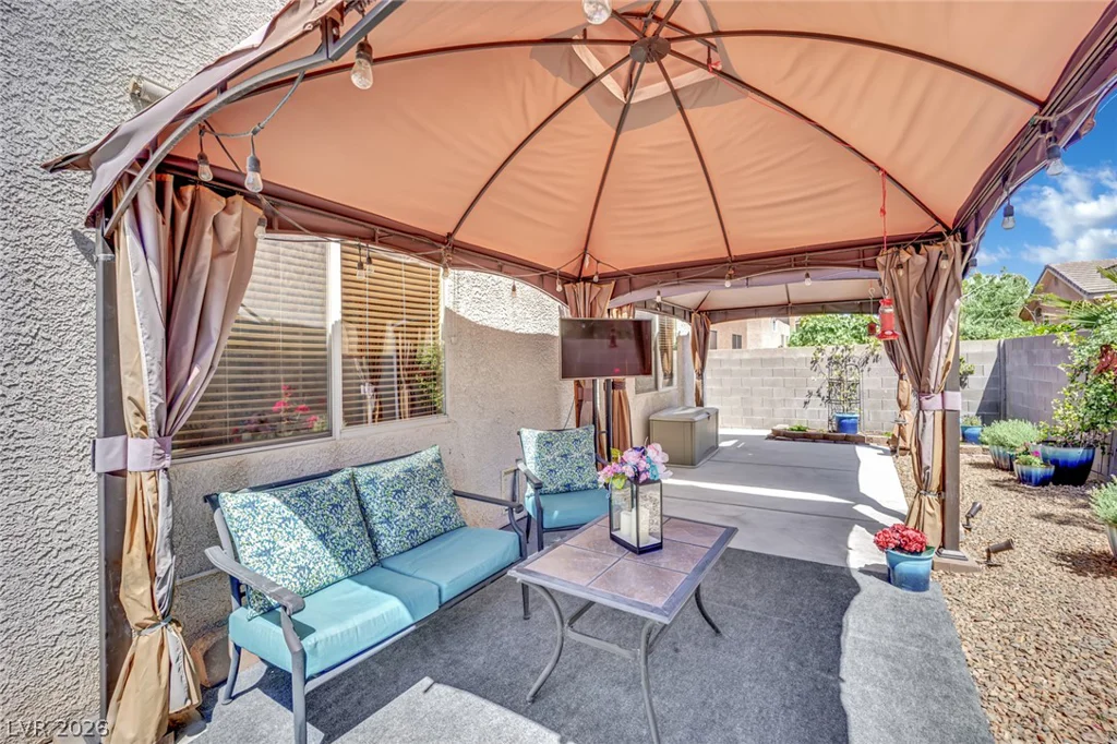 908 Corsica, Las Vegas, NV 89144