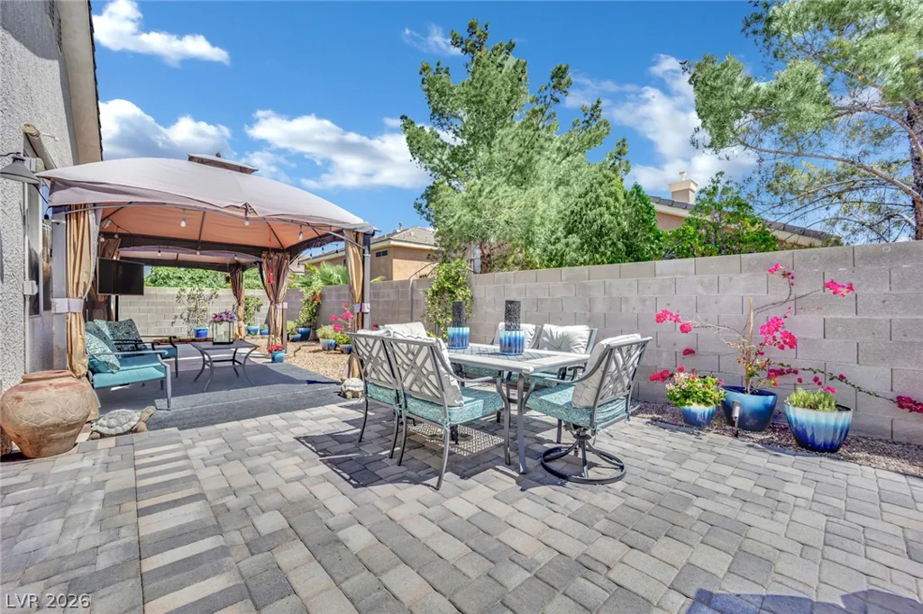 908 Corsica, Las Vegas, NV 89144