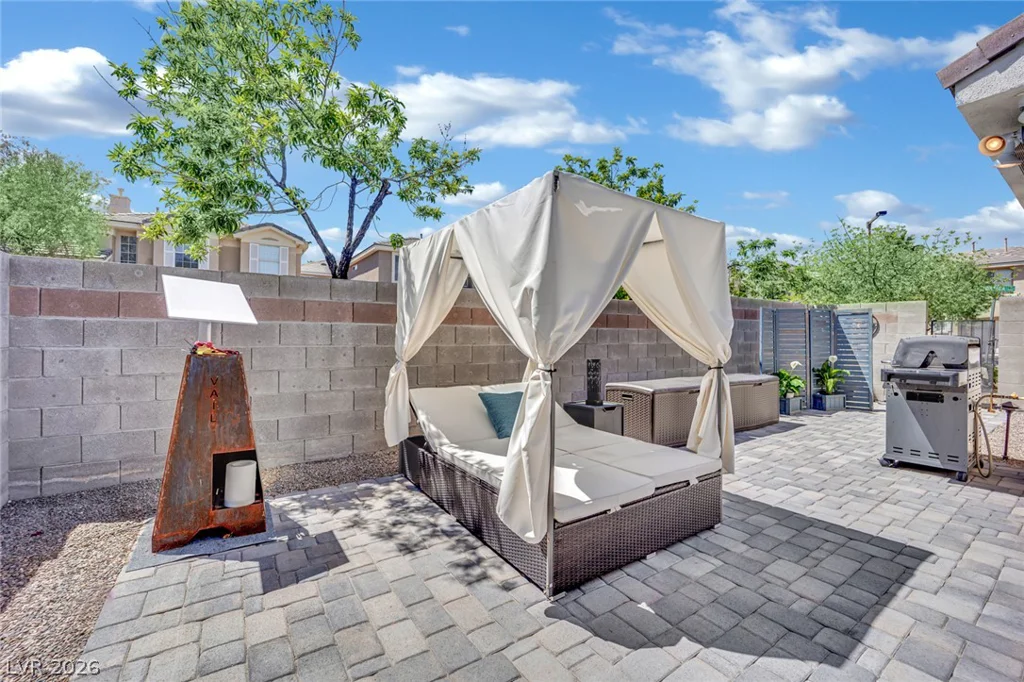 908 Corsica, Las Vegas, NV 89144