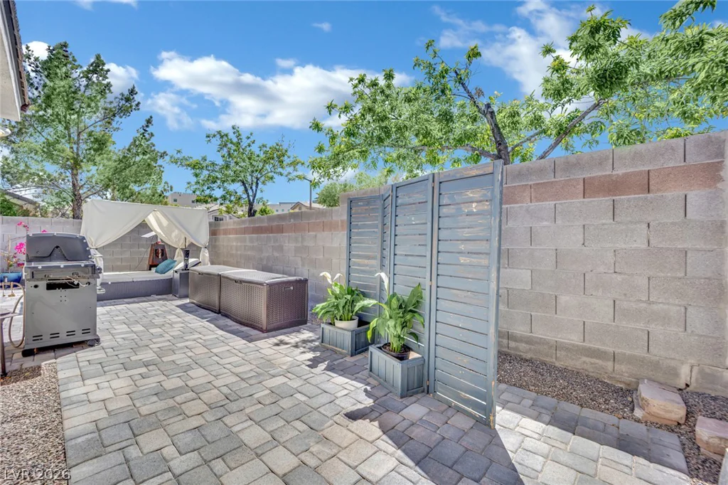 908 Corsica, Las Vegas, NV 89144