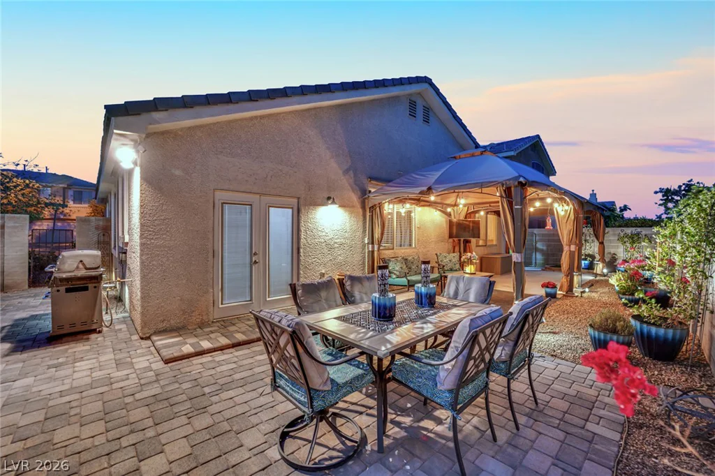 908 Corsica, Las Vegas, NV 89144
