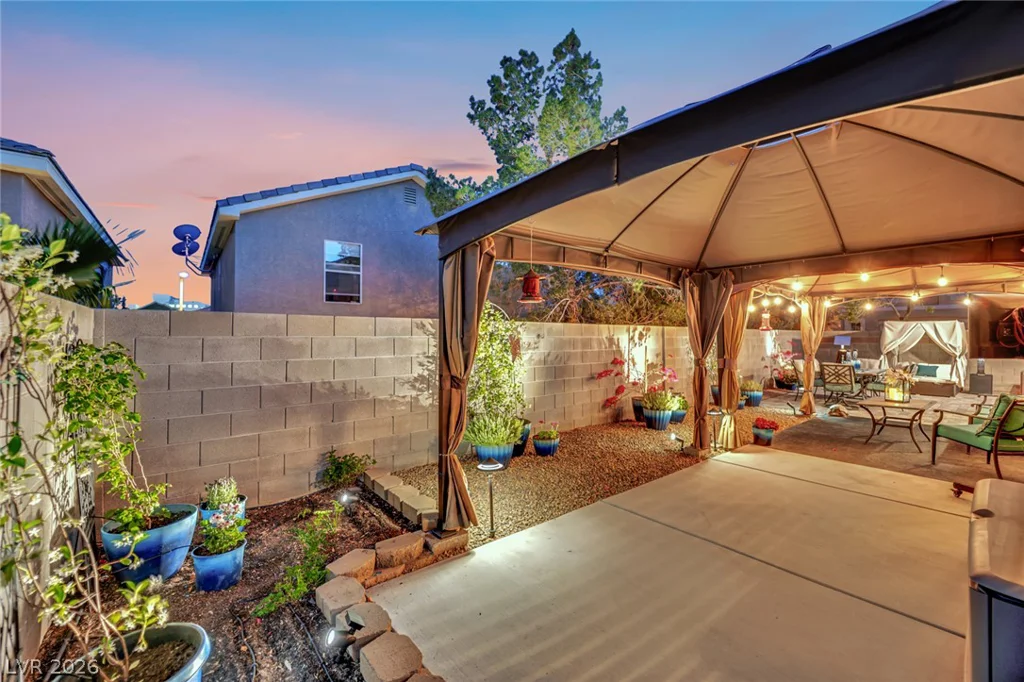 908 Corsica, Las Vegas, NV 89144