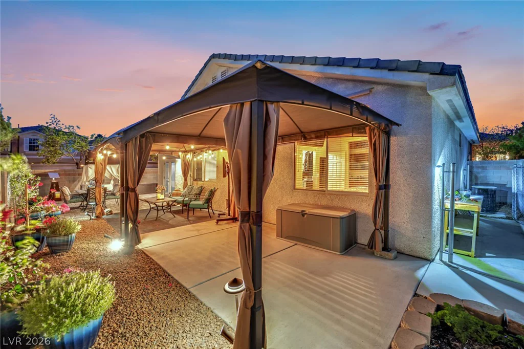 908 Corsica, Las Vegas, NV 89144