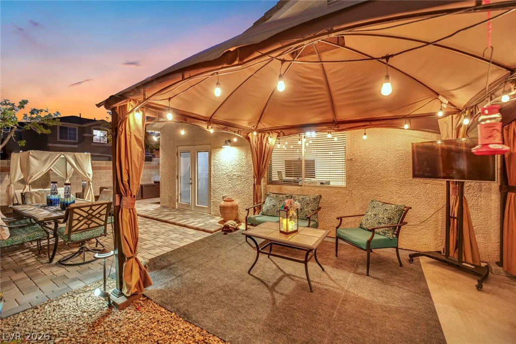 908 Corsica, Las Vegas, NV 89144