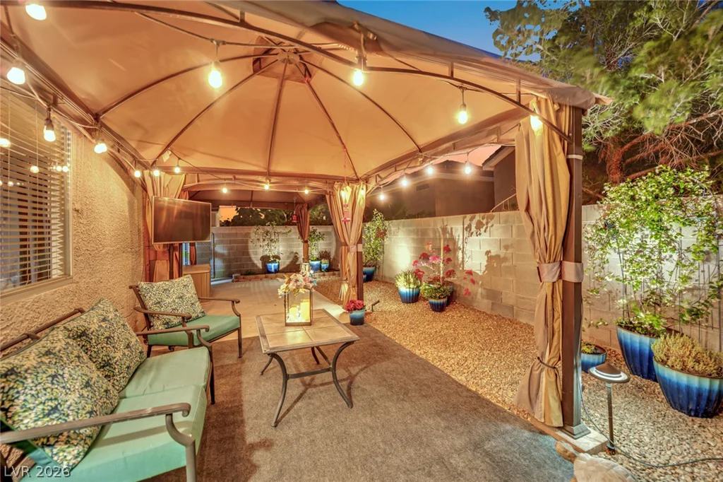908 Corsica, Las Vegas, NV 89144