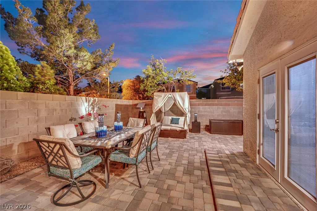 908 Corsica, Las Vegas, NV 89144