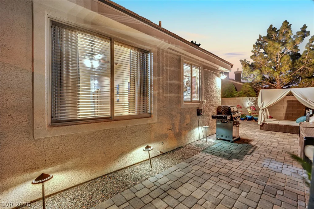 908 Corsica, Las Vegas, NV 89144