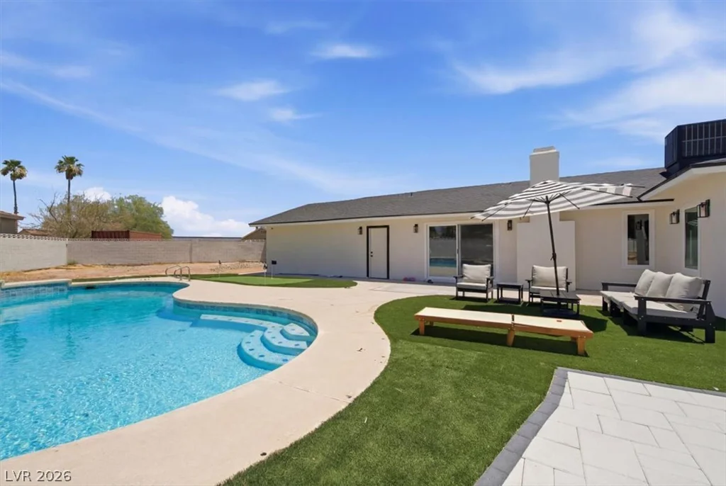3660 Robindale, Las Vegas, NV 89139