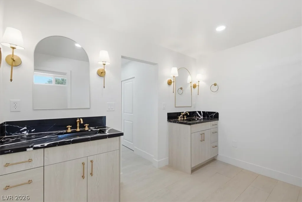 3660 Robindale, Las Vegas, NV 89139
