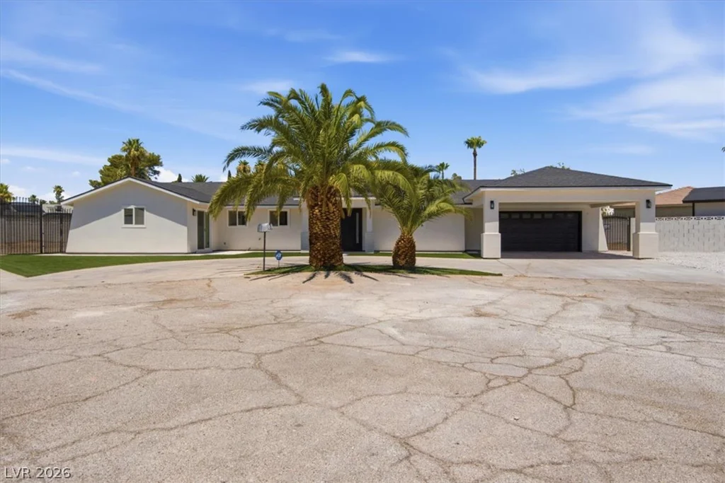3660 Robindale, Las Vegas, NV 89139