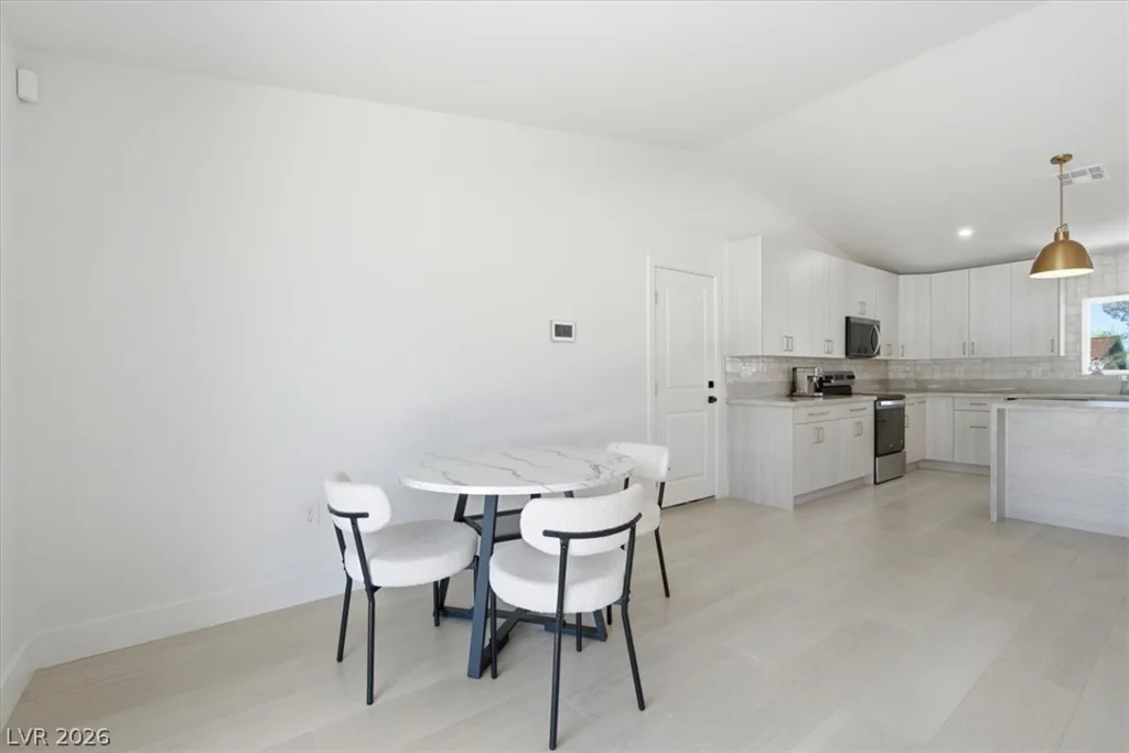 3660 Robindale, Las Vegas, NV 89139