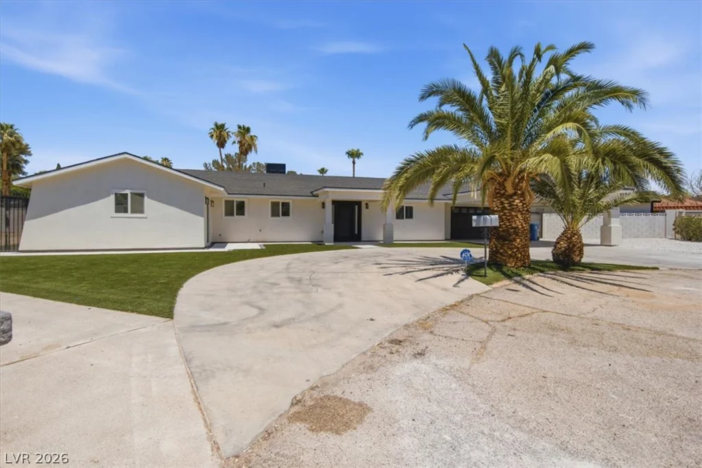 3660 Robindale, Las Vegas, NV 89139
