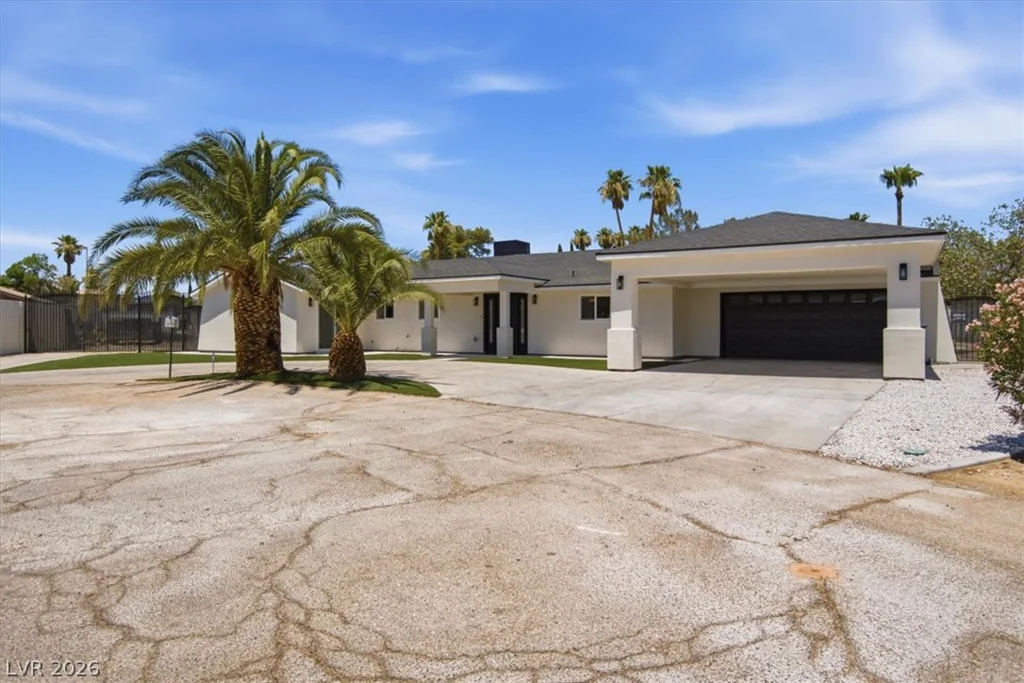 3660 Robindale, Las Vegas, NV 89139