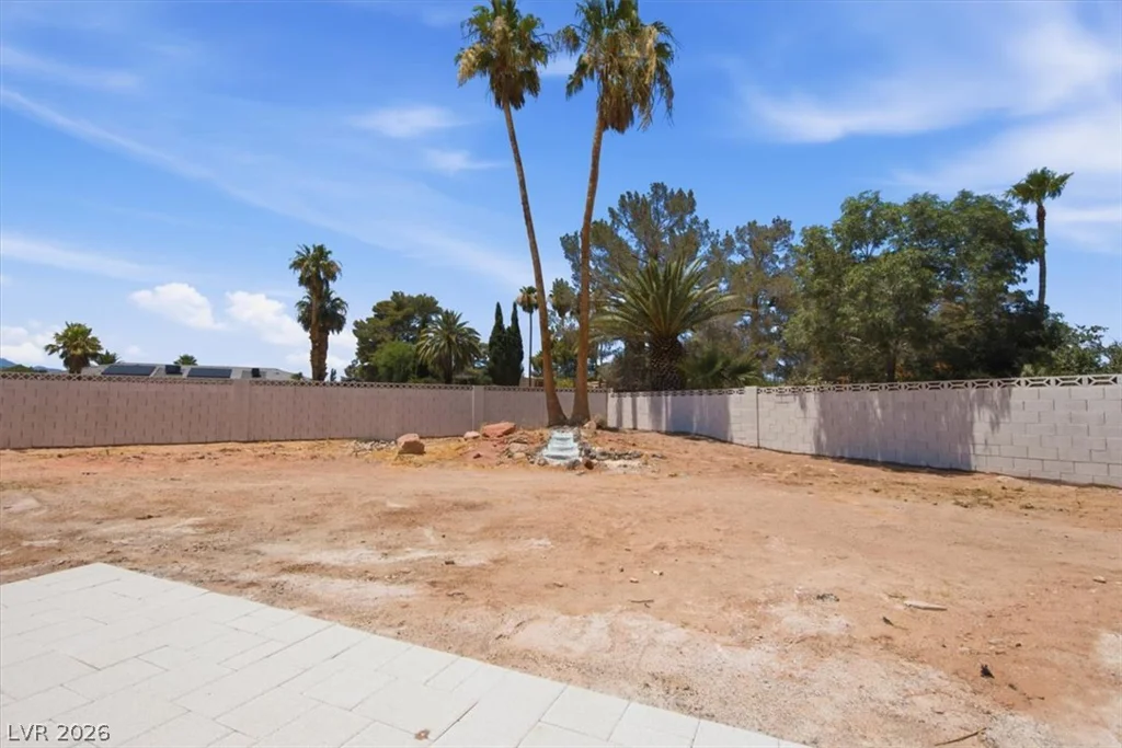 3660 Robindale, Las Vegas, NV 89139