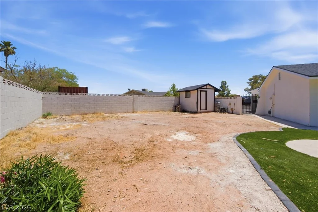 3660 Robindale, Las Vegas, NV 89139