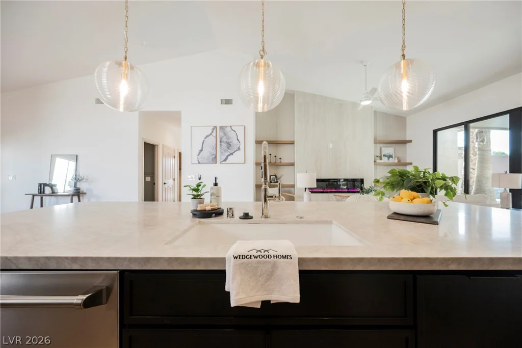 2471 Walsh Glen, Henderson, NV 89052
