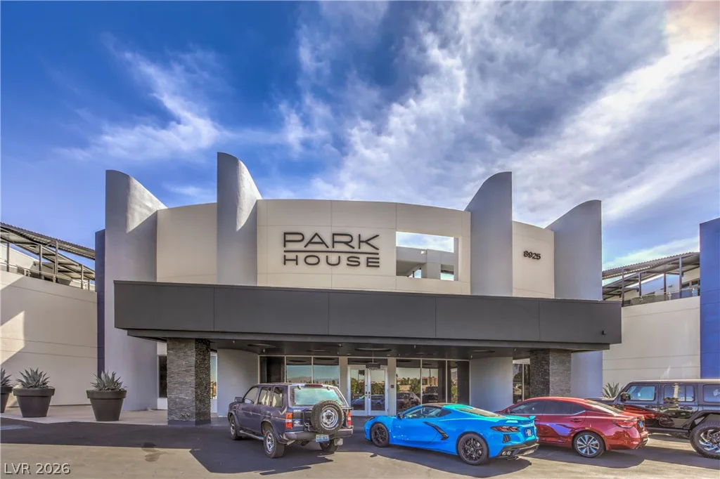 8925 Flamingo, Las Vegas, NV 89147
