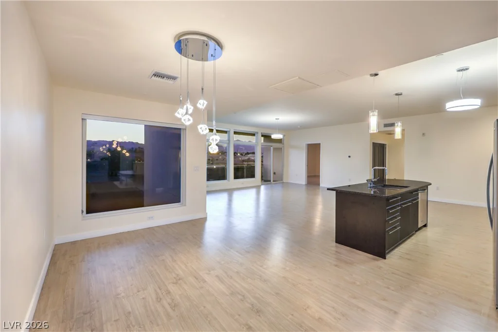 8925 Flamingo, Las Vegas, NV 89147