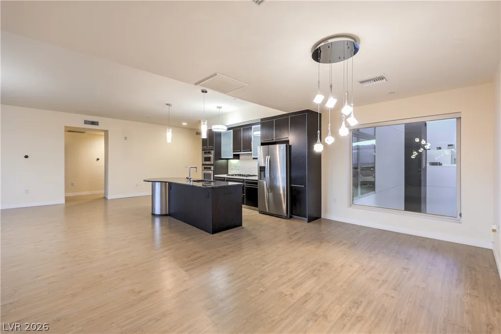 8925 Flamingo, Las Vegas, NV 89147