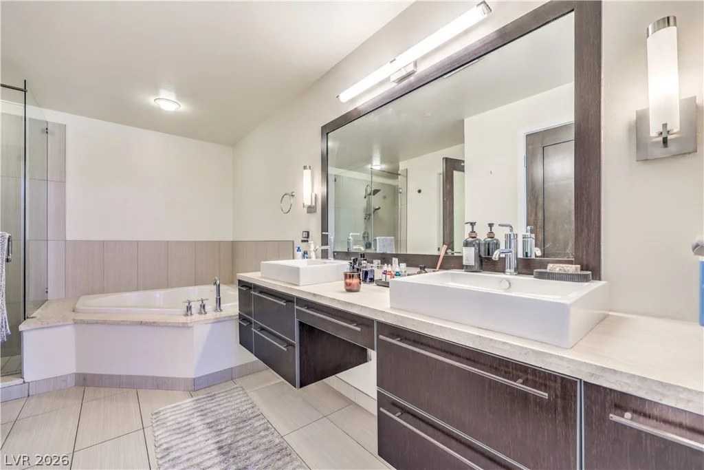 8925 Flamingo, Las Vegas, NV 89147