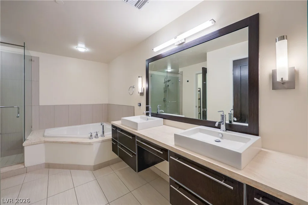 8925 Flamingo, Las Vegas, NV 89147