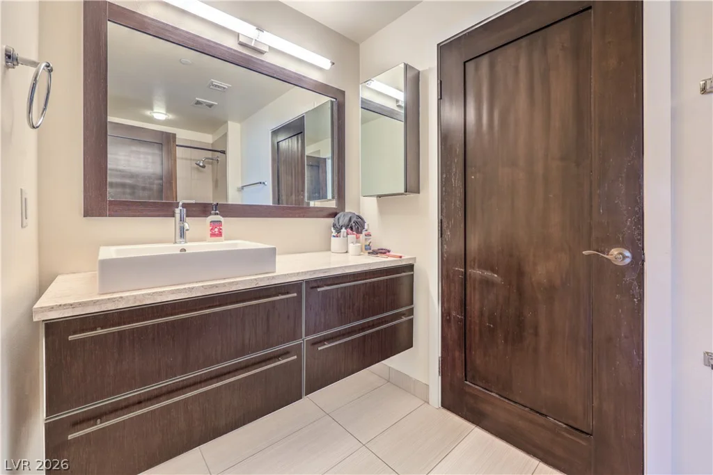 8925 Flamingo, Las Vegas, NV 89147