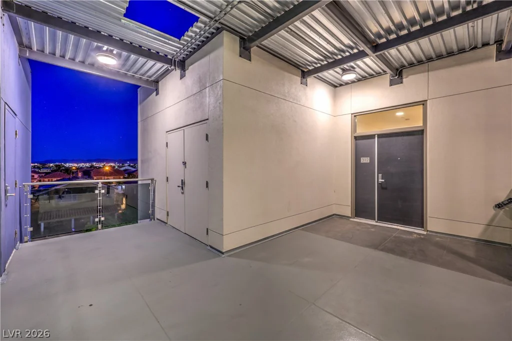 8925 Flamingo, Las Vegas, NV 89147