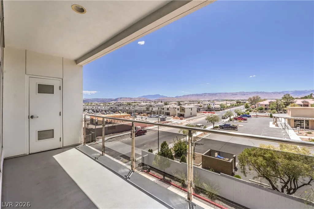 8925 Flamingo, Las Vegas, NV 89147