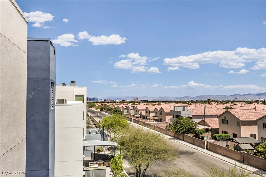 8925 Flamingo, Las Vegas, NV 89147