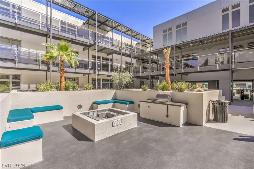 8925 Flamingo, Las Vegas, NV 89147