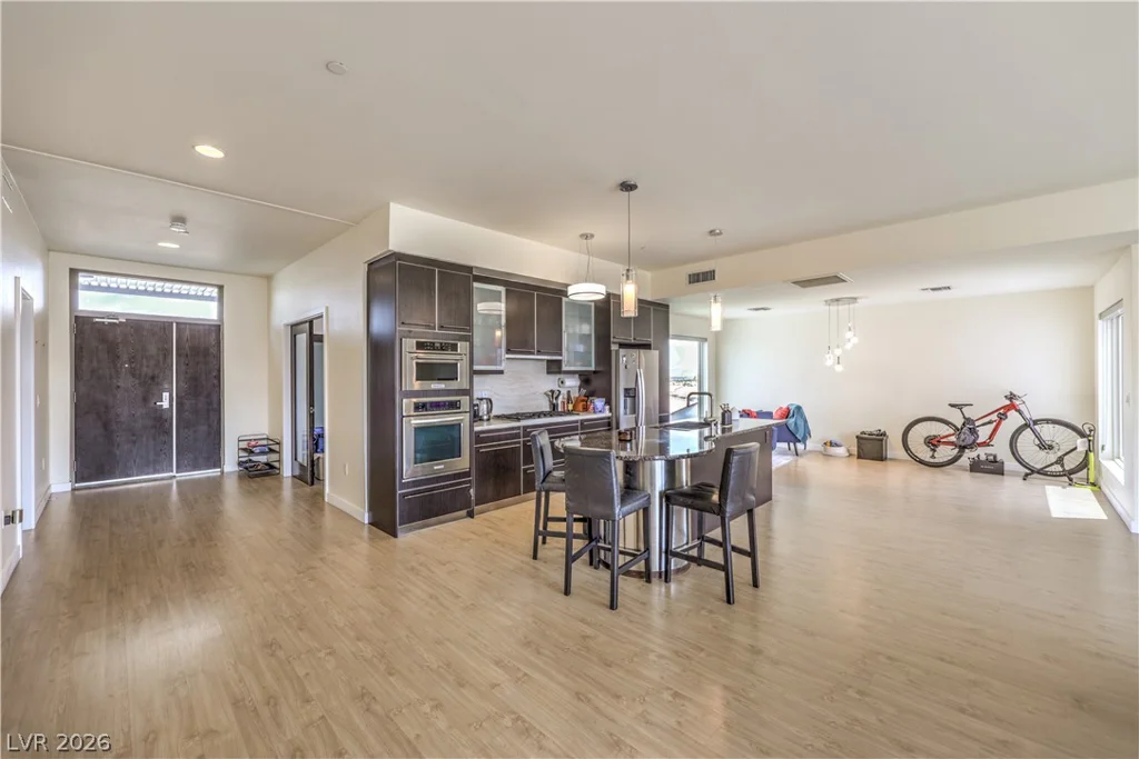 8925 Flamingo, Las Vegas, NV 89147