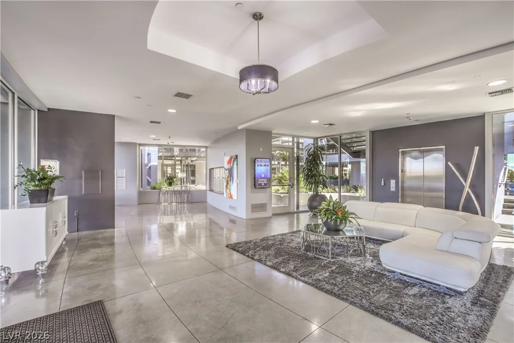 8925 Flamingo, Las Vegas, NV 89147