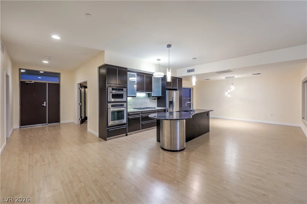 8925 Flamingo, Las Vegas, NV 89147