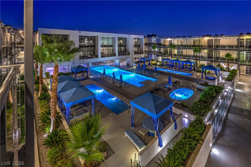 8925 Flamingo, Las Vegas, NV 89147