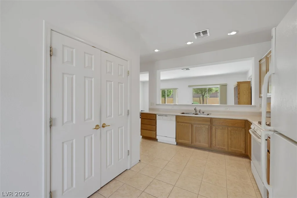 2943 Maffie, Henderson, NV 89052