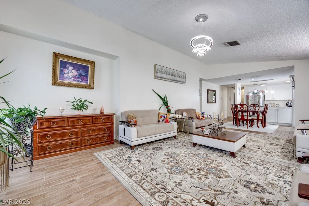 7304 Empress, Las Vegas, NV 89147
