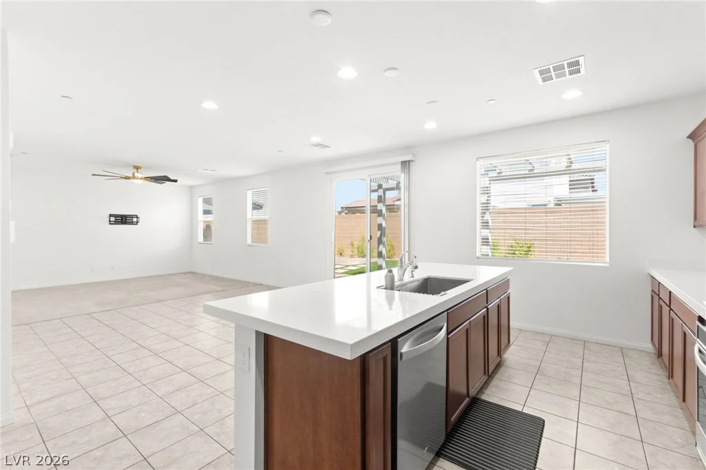 528 Sunny Pointe, Henderson, NV 89011