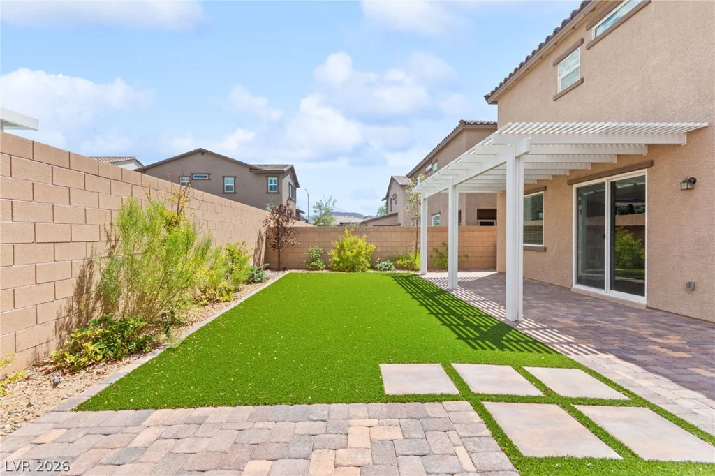 528 Sunny Pointe, Henderson, NV 89011