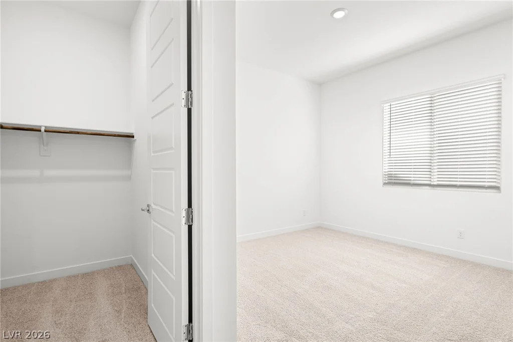 10142 Diana Summit, Las Vegas, NV 89143