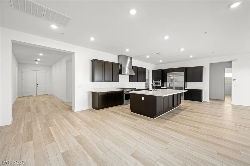 10142 Diana Summit, Las Vegas, NV 89143