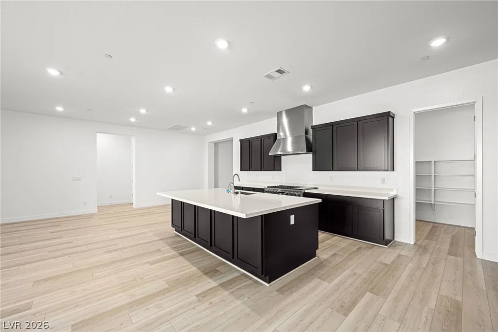 10142 Diana Summit, Las Vegas, NV 89143