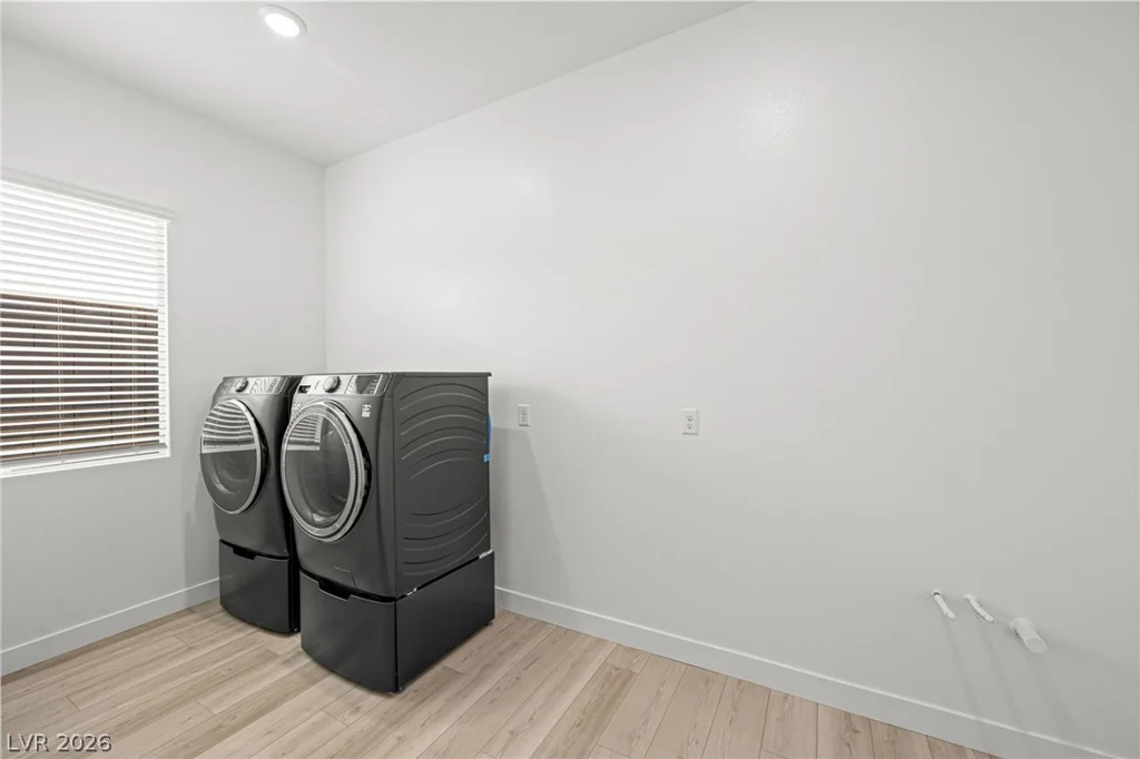 10142 Diana Summit, Las Vegas, NV 89143