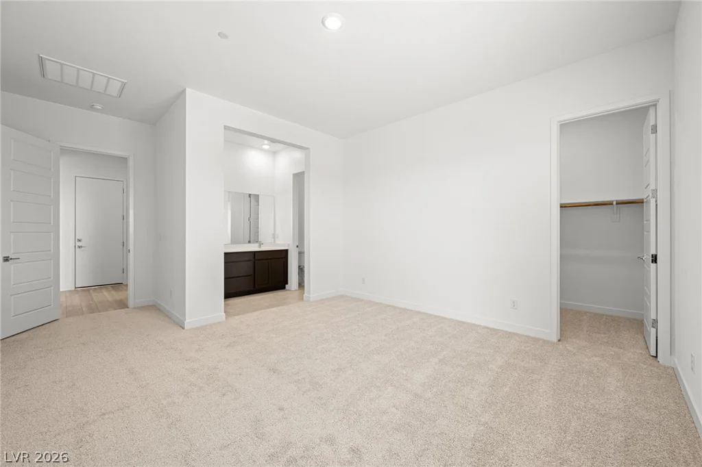 10142 Diana Summit, Las Vegas, NV 89143