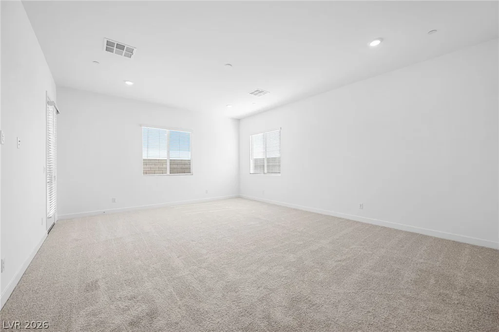 10142 Diana Summit, Las Vegas, NV 89143