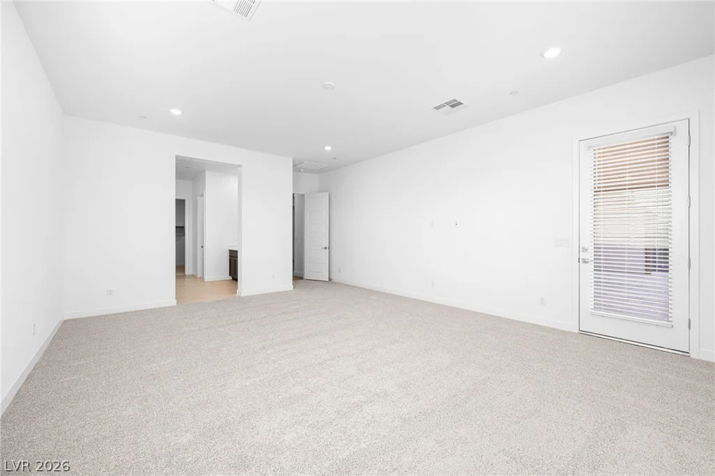 10142 Diana Summit, Las Vegas, NV 89143