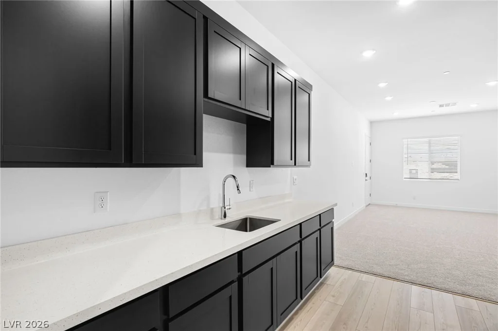 10142 Diana Summit, Las Vegas, NV 89143