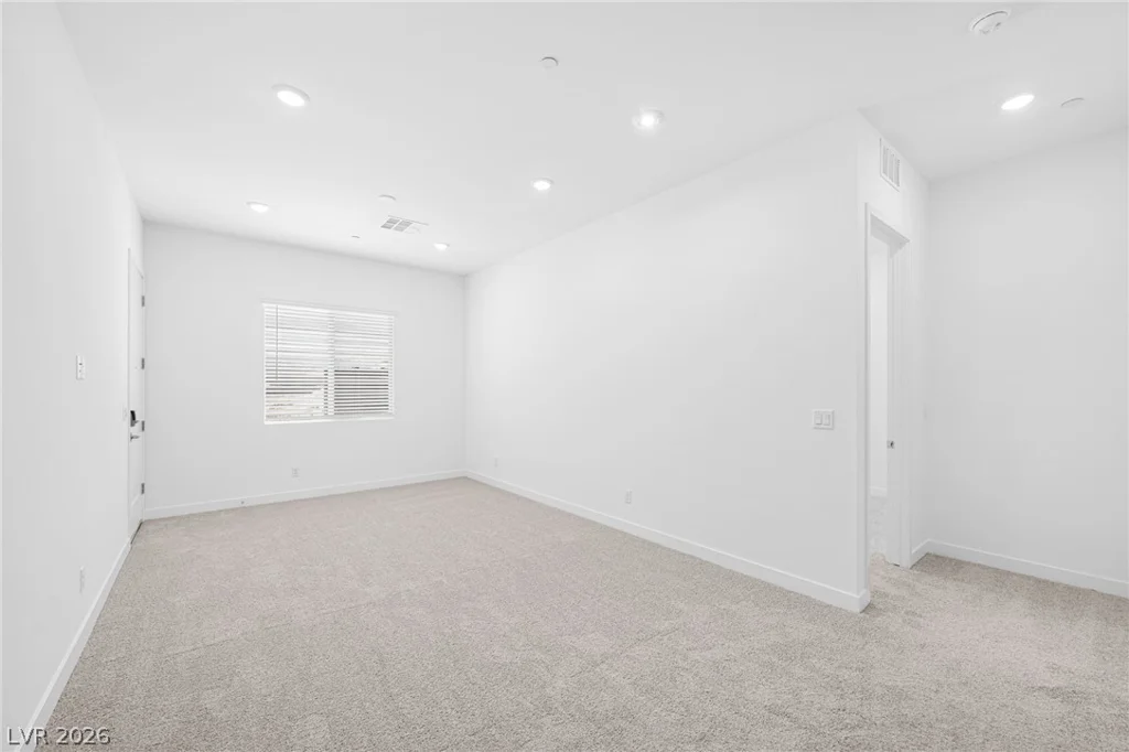 10142 Diana Summit, Las Vegas, NV 89143